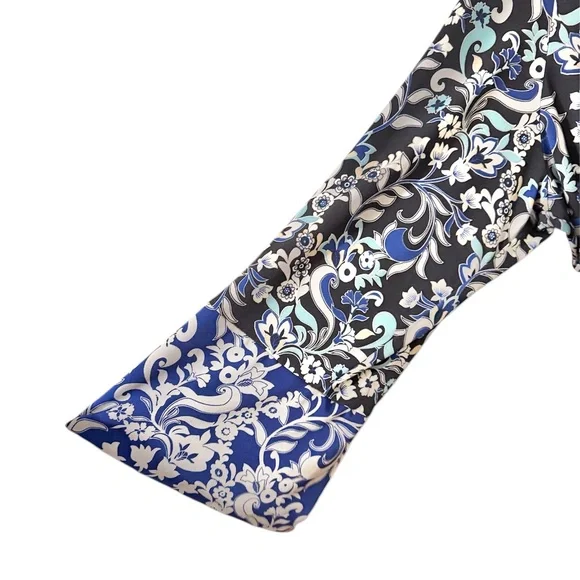 Susan Graver Blue and White Floral Blouse size 3X liquid knit material top - Picture 2 of 7